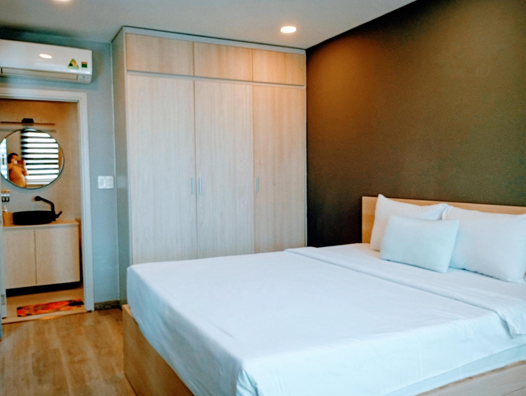 Luxury * TP. Hồ Chí Minh