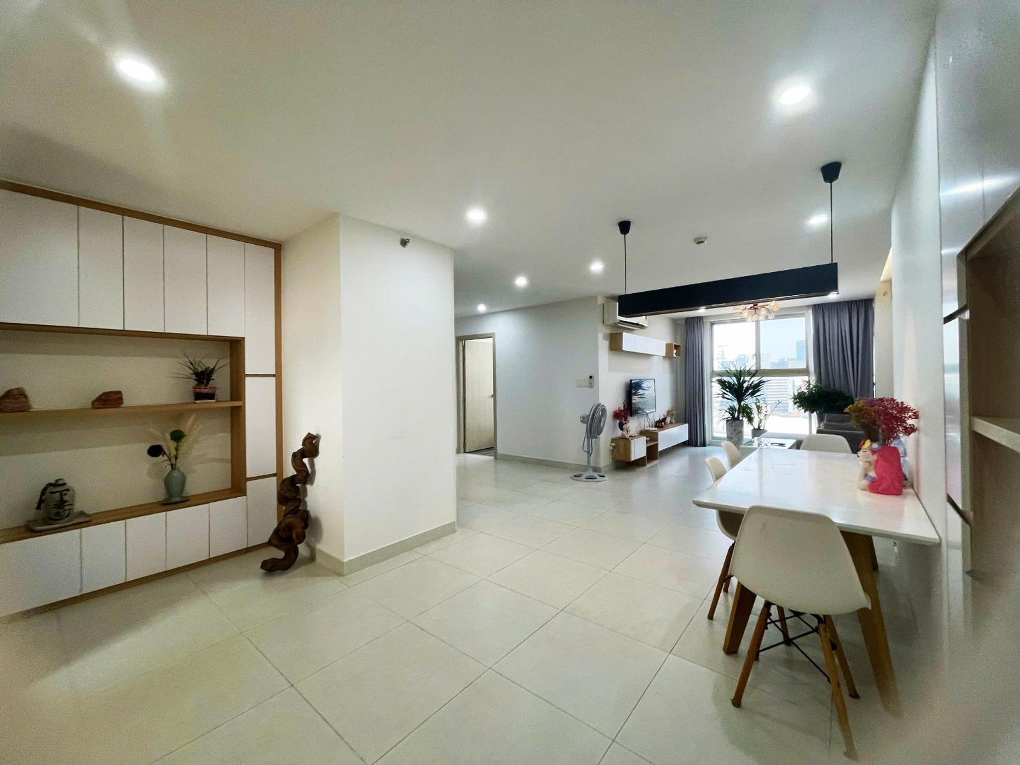 Luxury Căn hộ *